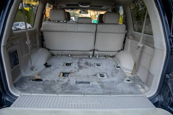 2003 Lexus LX 2nd Gen - Image 19 of 21