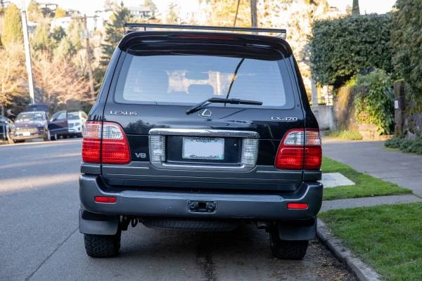 2003 Lexus LX 2nd Gen - Image 8 of 21