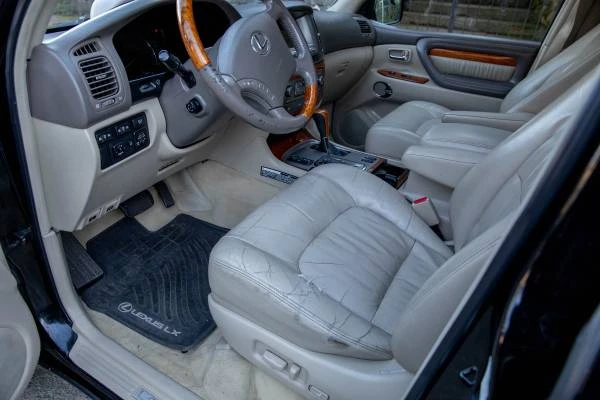 2003 Lexus LX 2nd Gen - Image 13 of 21