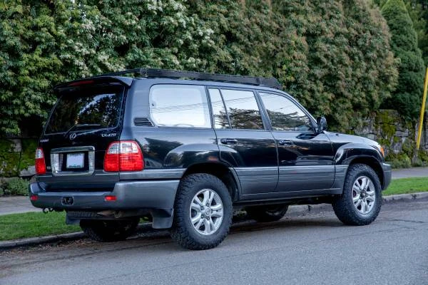 2003 Lexus LX 2nd Gen - Image 2 of 21