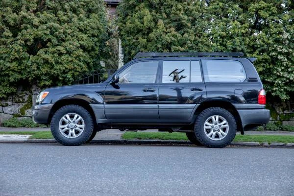 2003 Lexus LX 2nd Gen - Image 5 of 21