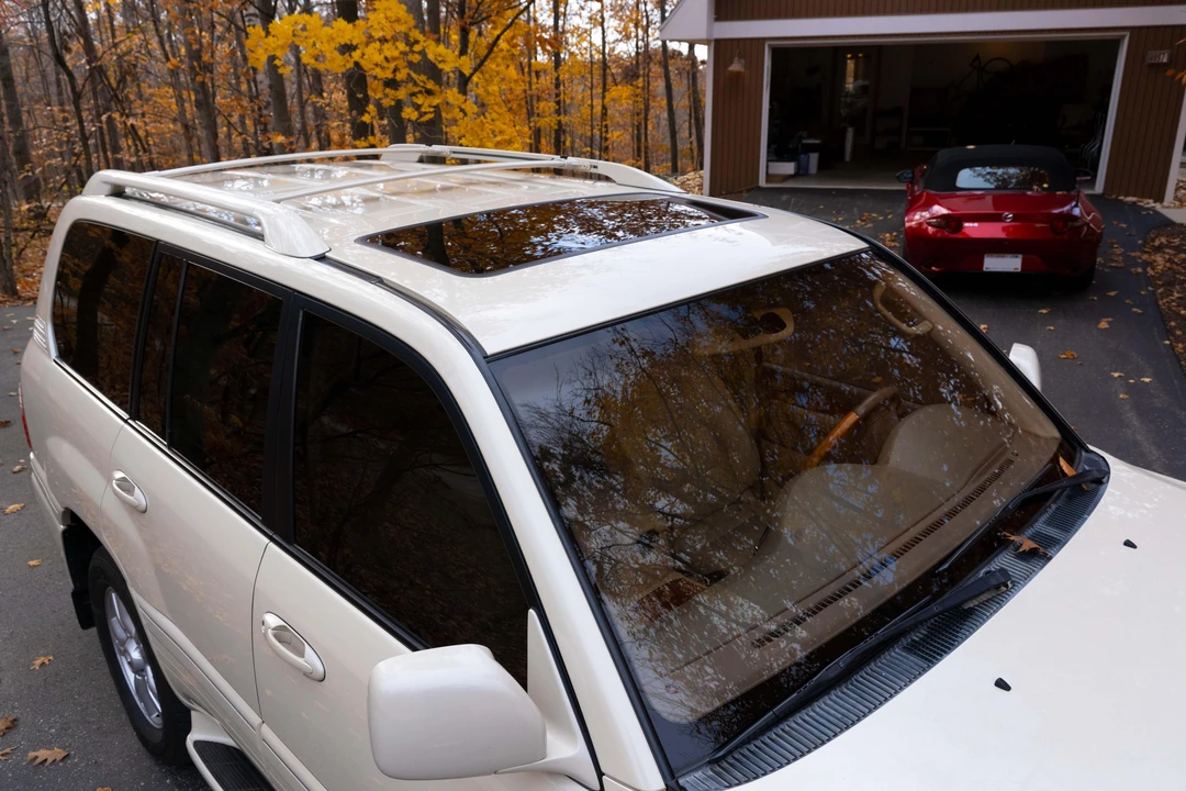 2003 Lexus LX 2nd Gen - Image 25 of 31