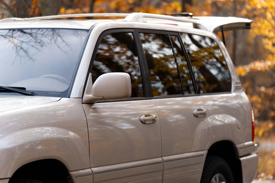 2003 Lexus LX 2nd Gen - Image 16 of 31