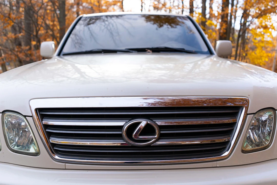 2003 Lexus LX 2nd Gen - Image 13 of 31