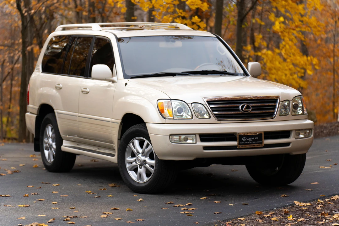 2003 Lexus LX 2nd Gen - Image 12 of 31