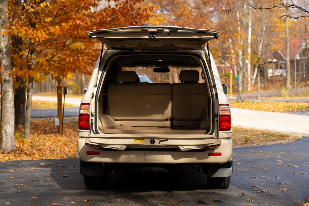 2003 Lexus LX 2nd Gen - Image 9 of 31