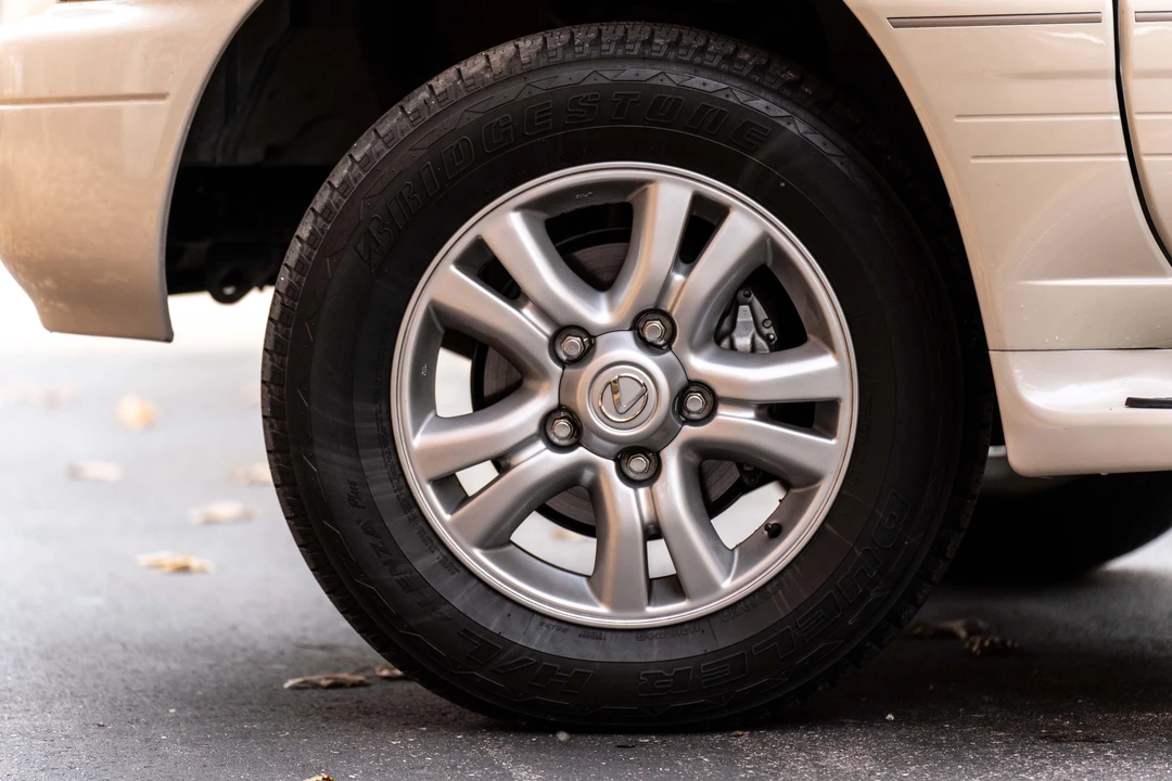 2003 Lexus LX 2nd Gen - Image 31 of 31
