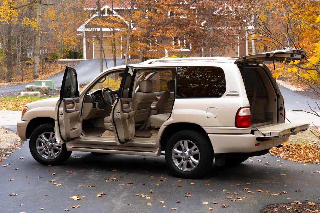 2003 Lexus LX 2nd Gen - Image 6 of 31