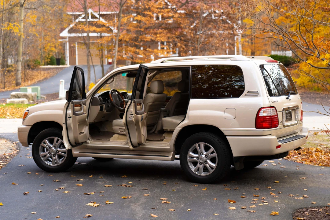 2003 Lexus LX 2nd Gen - Image 7 of 31