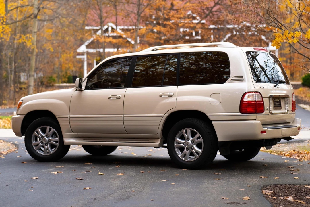 2003 Lexus LX 2nd Gen - Image 4 of 31