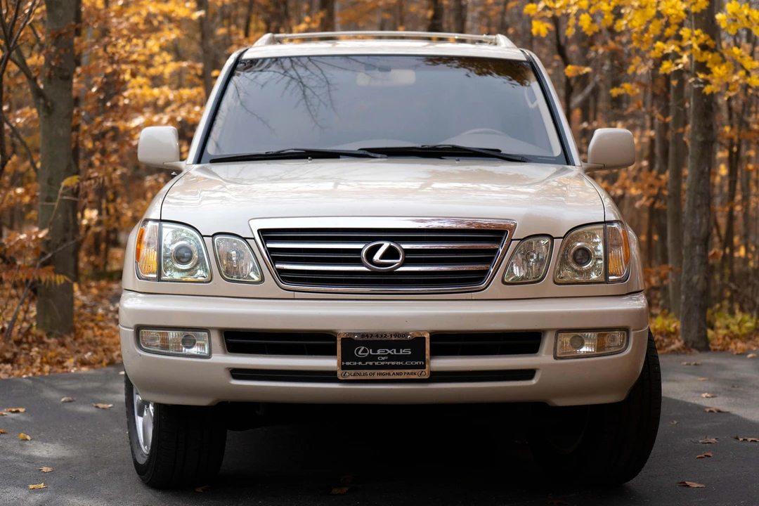 2003 Lexus LX 2nd Gen - Image 2 of 31