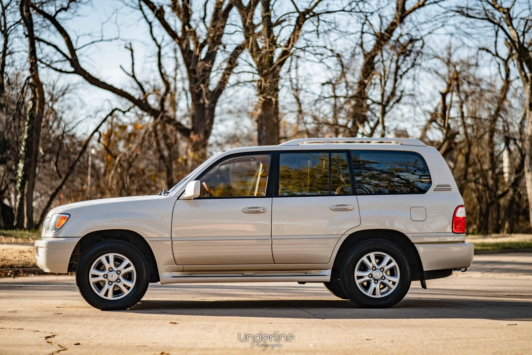 2003 Lexus LX 2nd Gen - Image 8 of 31