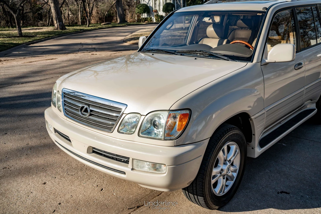2003 Lexus LX 2nd Gen - Image 12 of 31