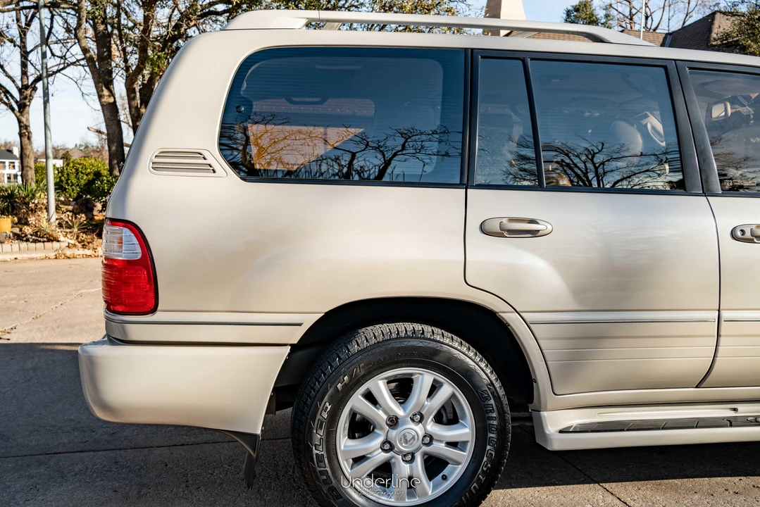 2003 Lexus LX 2nd Gen - Image 16 of 31