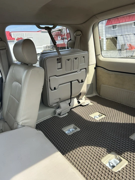 2003 Lexus LX 2nd Gen - Image 16 of 20