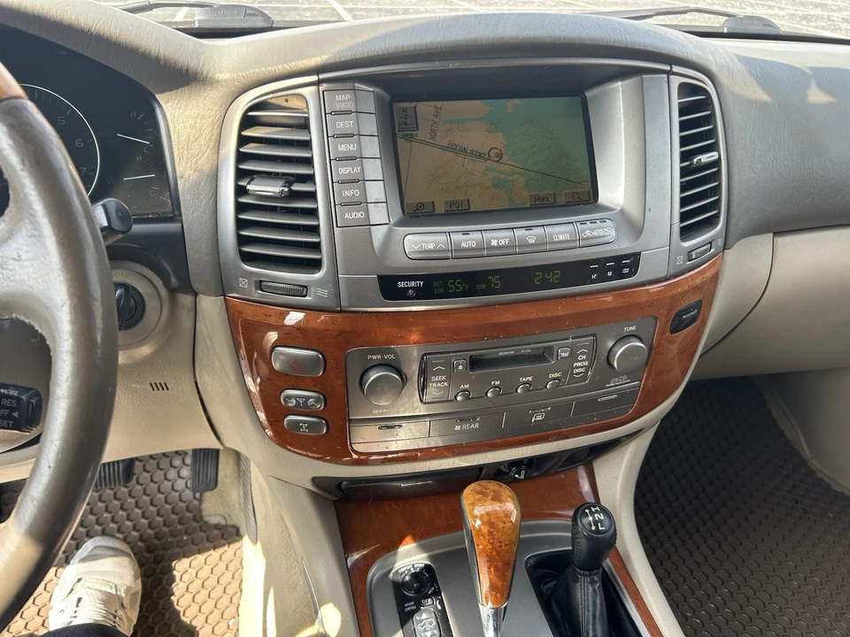2003 Lexus LX 2nd Gen - Image 9 of 20