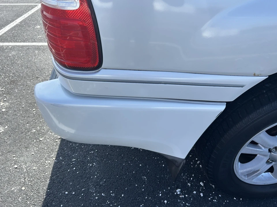 2003 Lexus LX 2nd Gen - Image 5 of 20