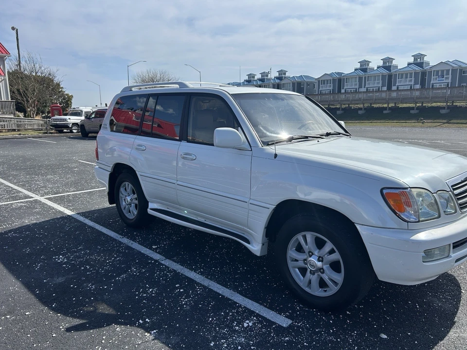 2003 Lexus LX 2nd Gen - Image 3 of 20