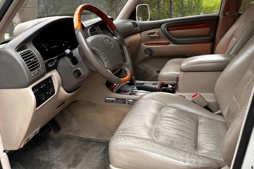 2003 Lexus LX 2nd Gen - Image 27 of 31