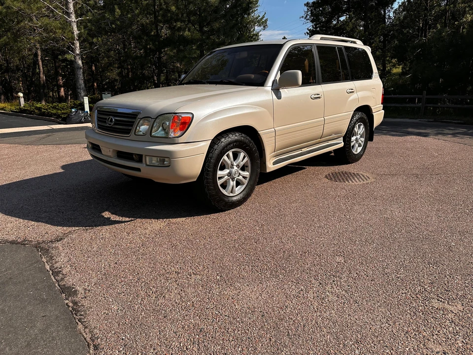 2003 Lexus LX 2nd Gen - Image 6 of 31