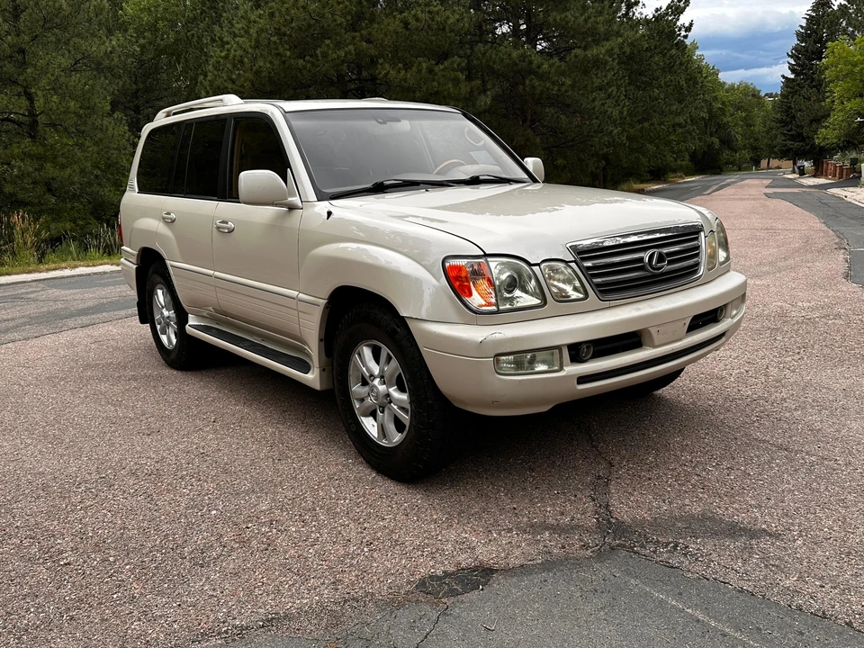 2003 Lexus LX 2nd Gen - Image 11 of 31