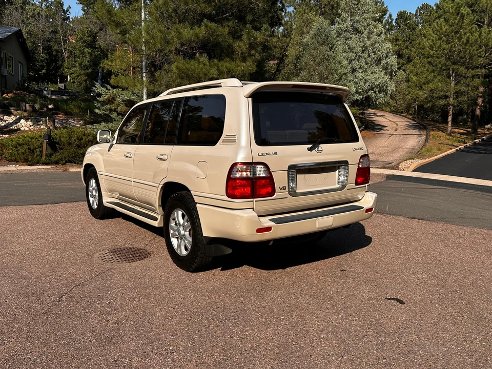 2003 Lexus LX 2nd Gen - Image 9 of 31