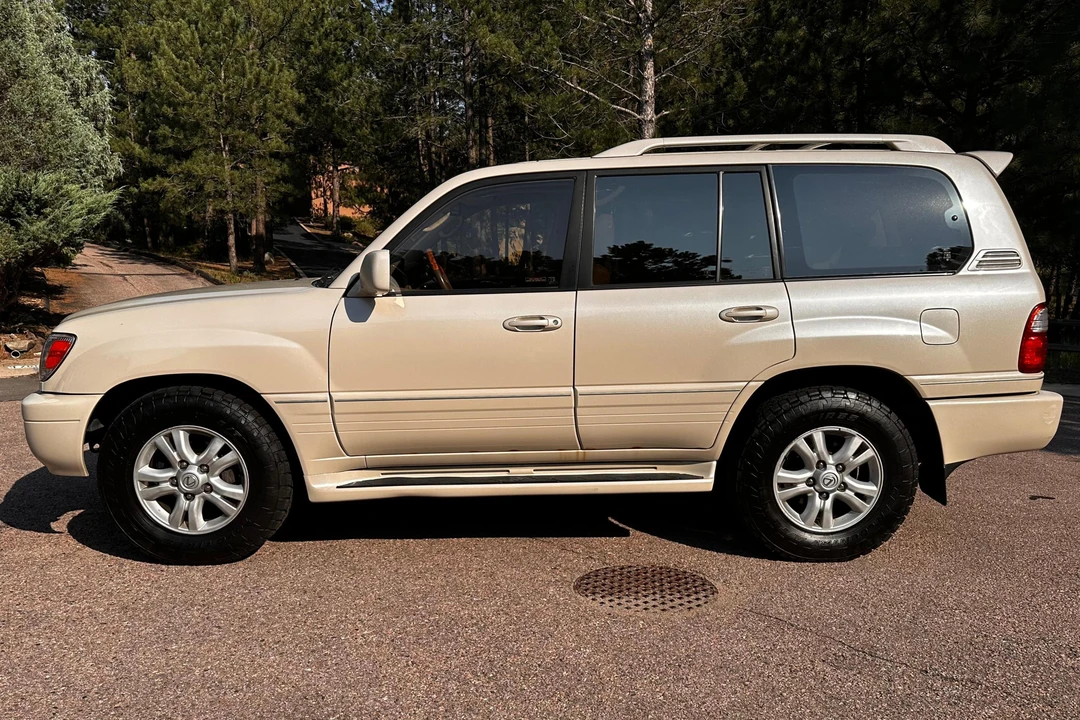 2003 Lexus LX 2nd Gen - Image 3 of 31