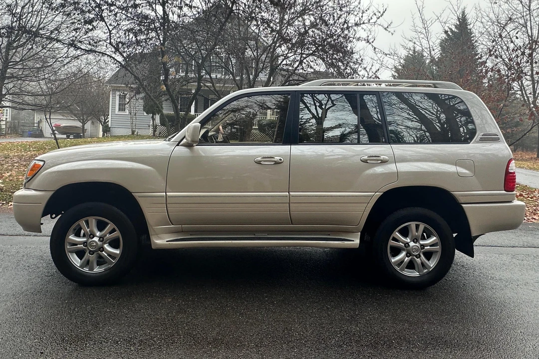 2003 Lexus LX 2nd Gen - Image 3 of 31