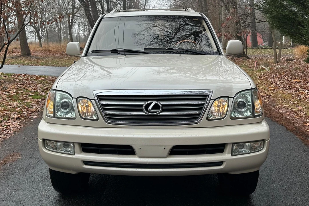 2003 Lexus LX 2nd Gen - Image 2 of 31