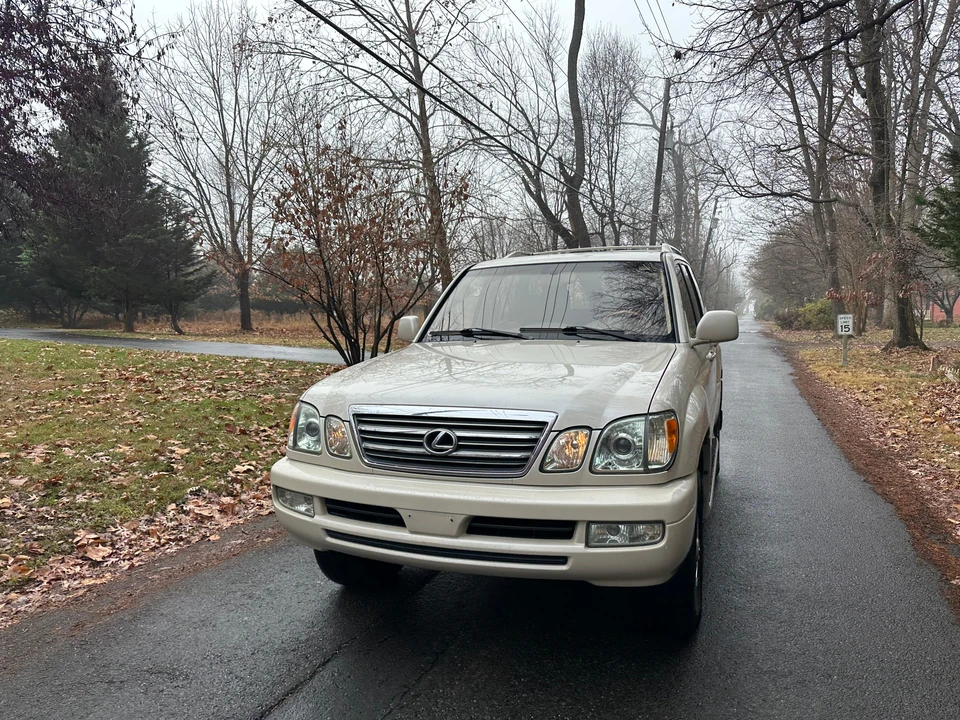 2003 Lexus LX 2nd Gen - Image 7 of 31