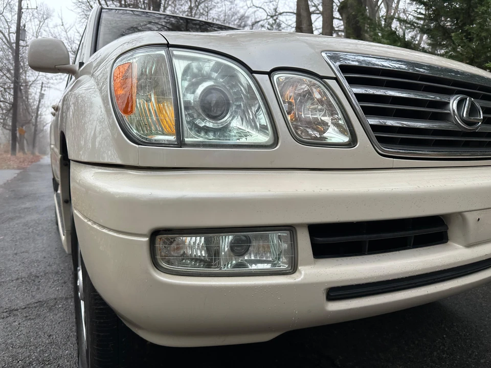 2003 Lexus LX 2nd Gen - Image 28 of 31