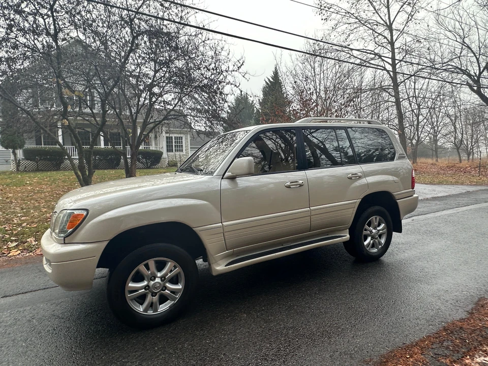 2003 Lexus LX 2nd Gen - Image 13 of 31