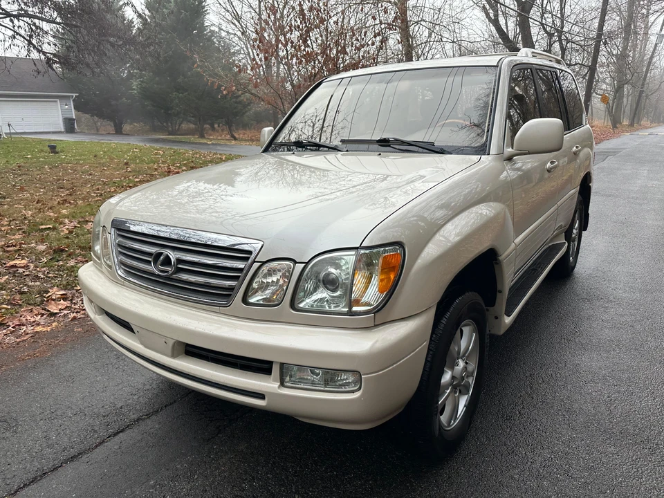 2003 Lexus LX 2nd Gen - Image 9 of 31