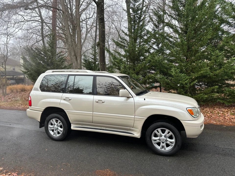 2003 Lexus LX 2nd Gen - Image 25 of 31