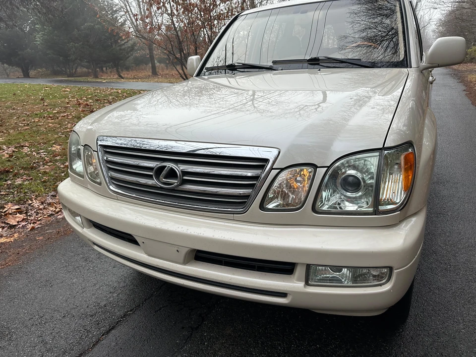2003 Lexus LX 2nd Gen - Image 29 of 31