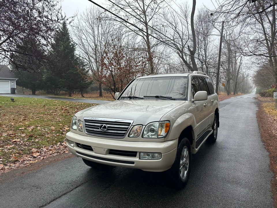 2003 Lexus LX 2nd Gen - Image 8 of 31