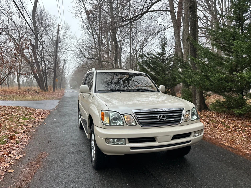 2003 Lexus LX 2nd Gen - Image 27 of 31