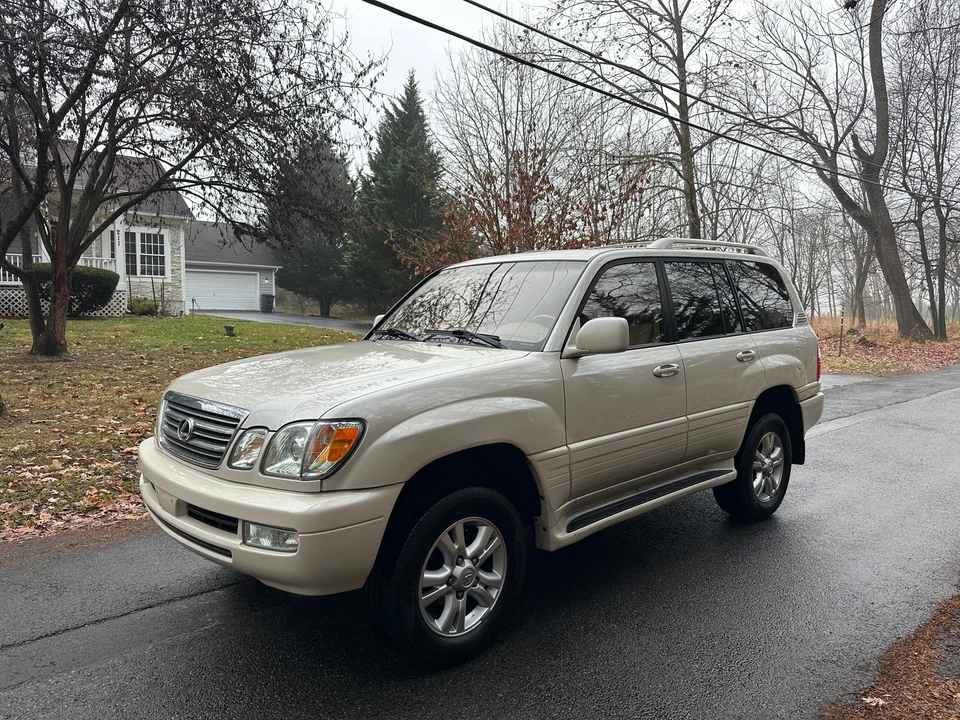 2003 Lexus LX 2nd Gen - Image 12 of 31