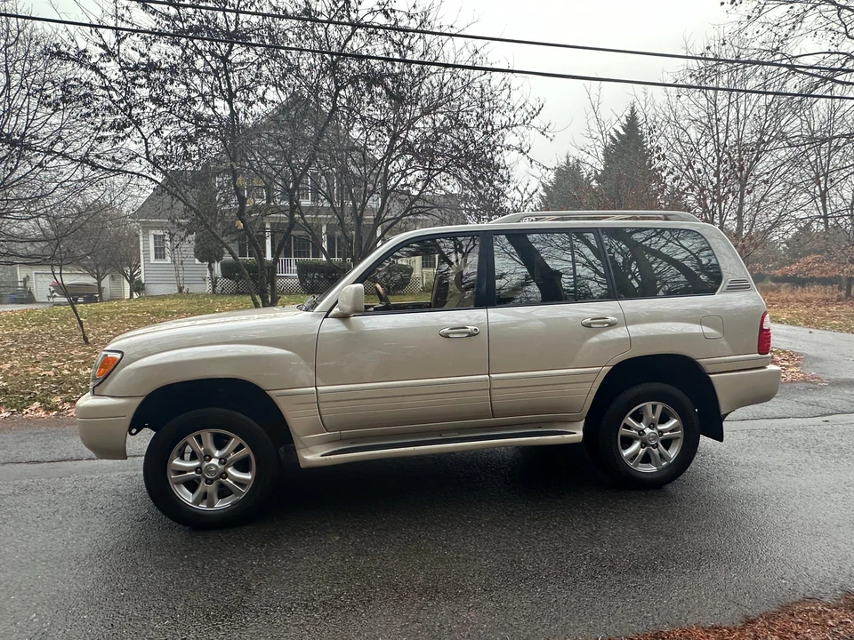 2003 Lexus LX 2nd Gen - Image 14 of 31