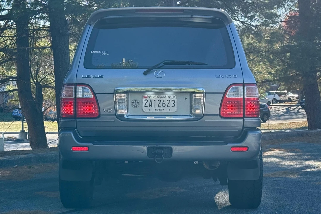 2003 Lexus LX 2nd Gen - Image 5 of 31