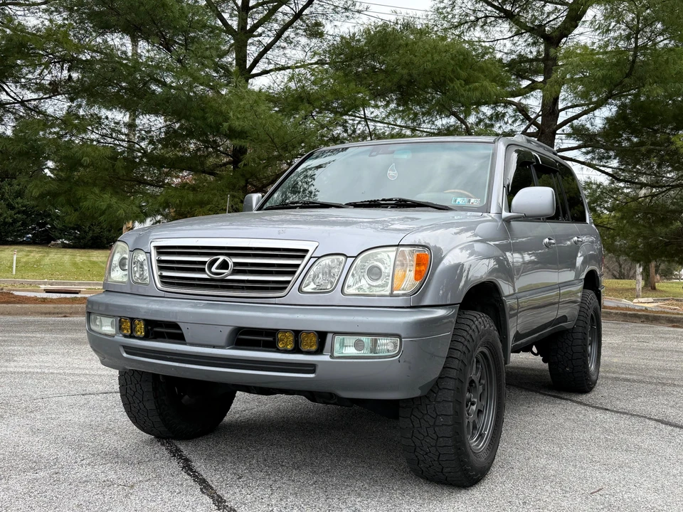 2003 Lexus LX 2nd Gen - Image 6 of 31