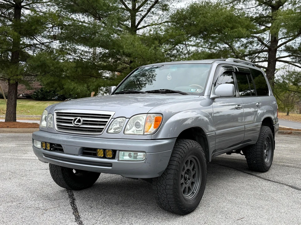 2003 Lexus LX 2nd Gen - Image 7 of 31