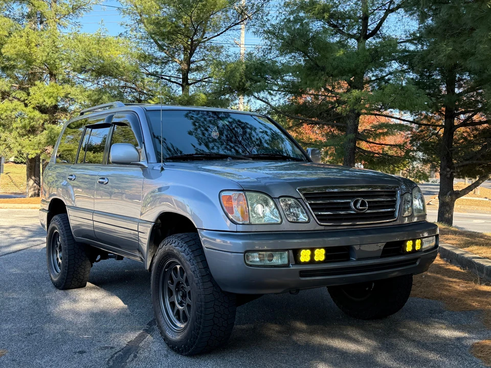 2003 Lexus LX 2nd Gen - Image 19 of 31