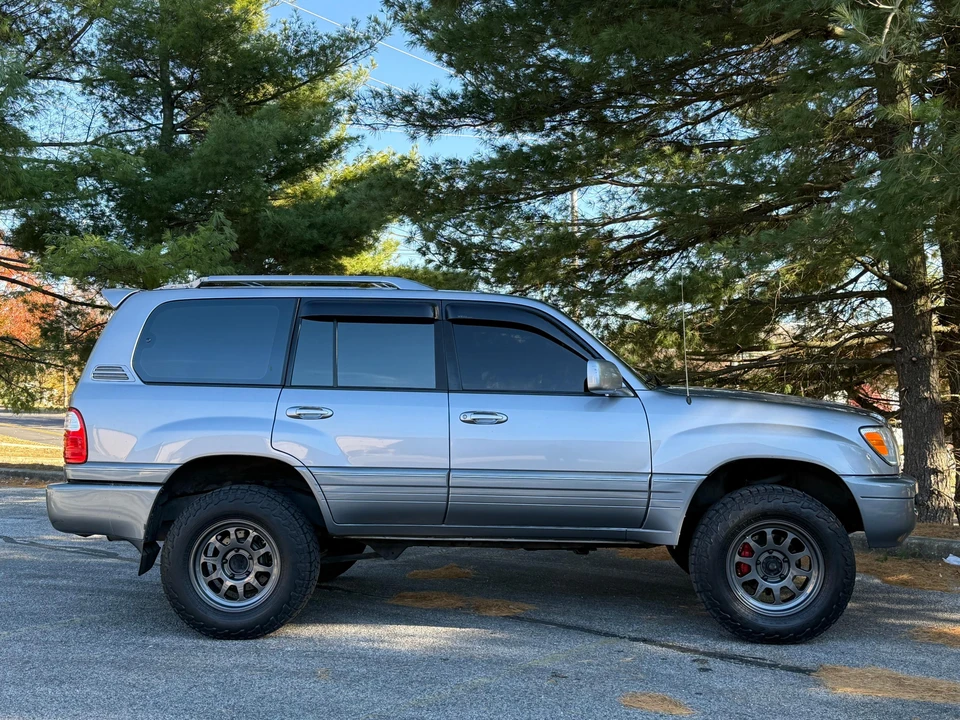 2003 Lexus LX 2nd Gen - Image 14 of 31