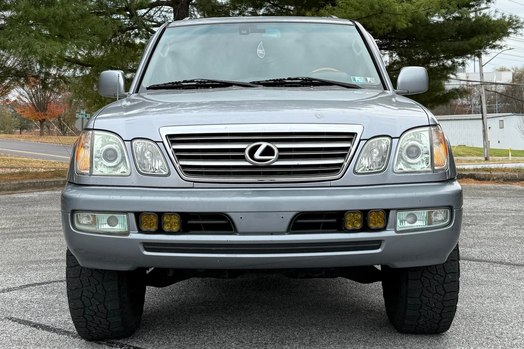 2003 Lexus LX 2nd Gen - Image 2 of 31