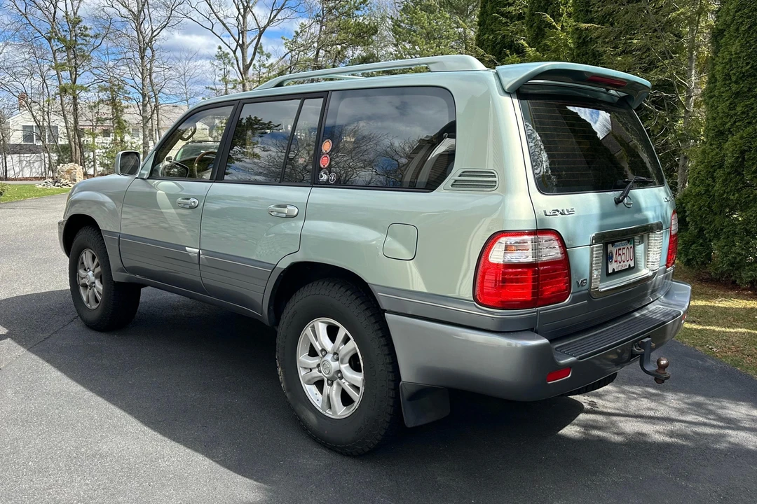 2003 Lexus LX 2nd Gen - Image 4 of 31