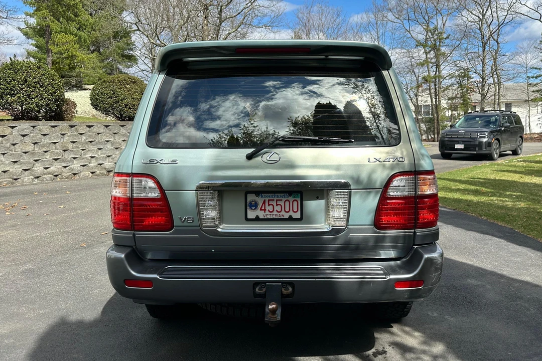 2003 Lexus LX 2nd Gen - Image 5 of 31