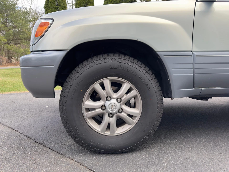 2003 Lexus LX 2nd Gen - Image 31 of 31