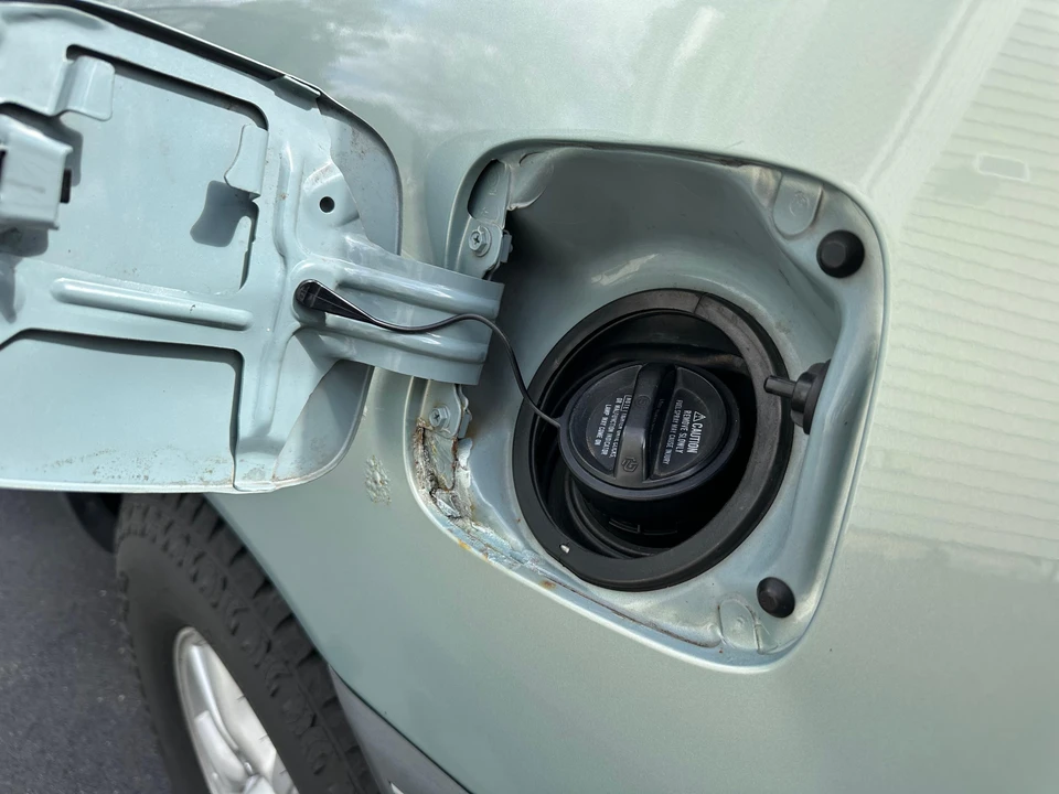 2003 Lexus LX 2nd Gen - Image 20 of 31