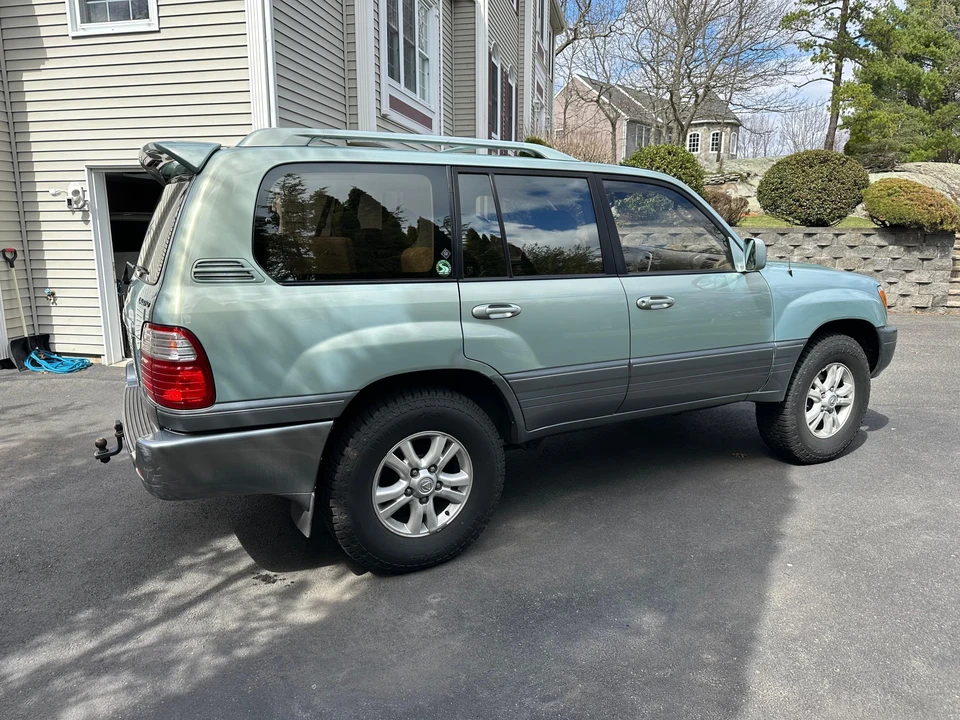 2003 Lexus LX 2nd Gen - Image 8 of 31